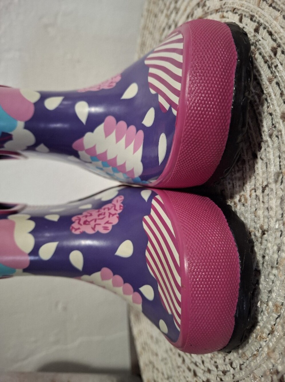 Bogs Kids Purple & Pink Patterned Rain Boots with Cloud Print Size 5. - Picture 3 of 11